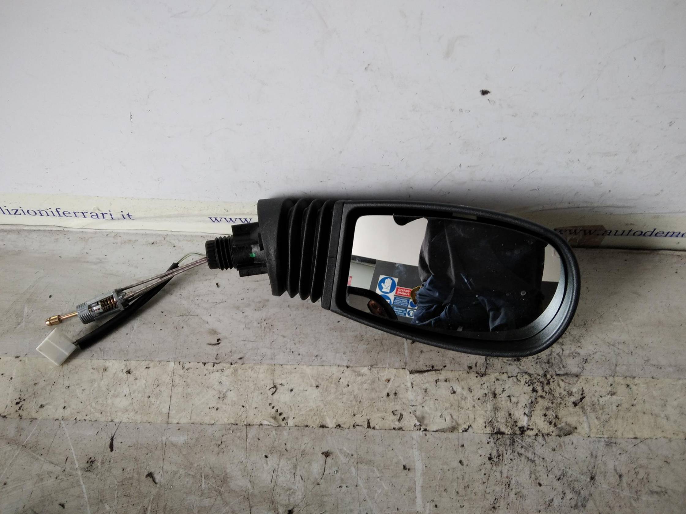 Retrovisore est. dx.